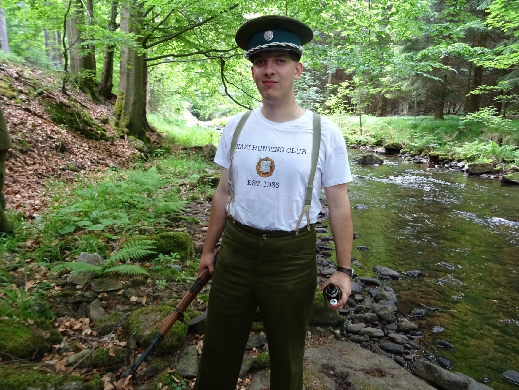 Tričko s potiskem Hunting Club SOS